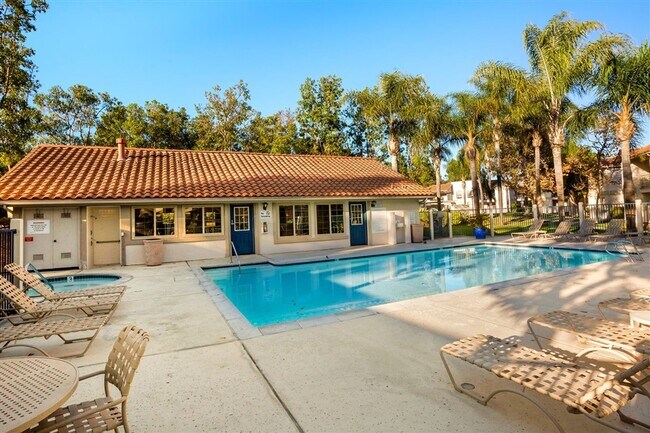 Building Photo - Upgraded Rancho Penasquitos 2 Bedroom at T...