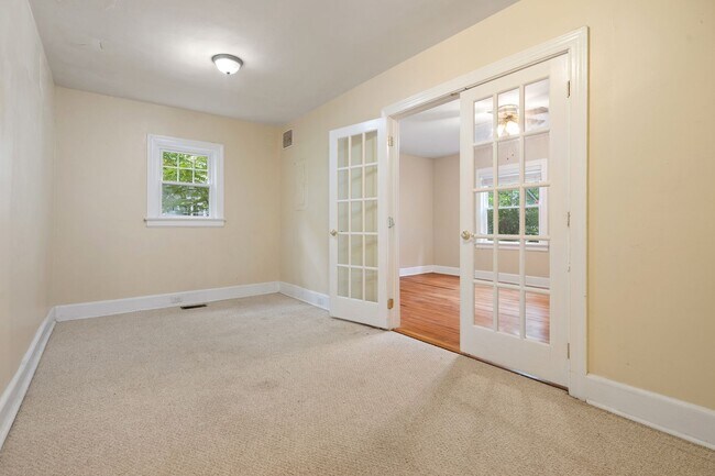 Building Photo - Beautiful Home in Trinity Park