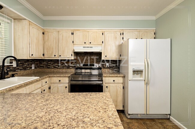 Building Photo - Charming 3 Bedroom/2 Bathroom Home in Sara...
