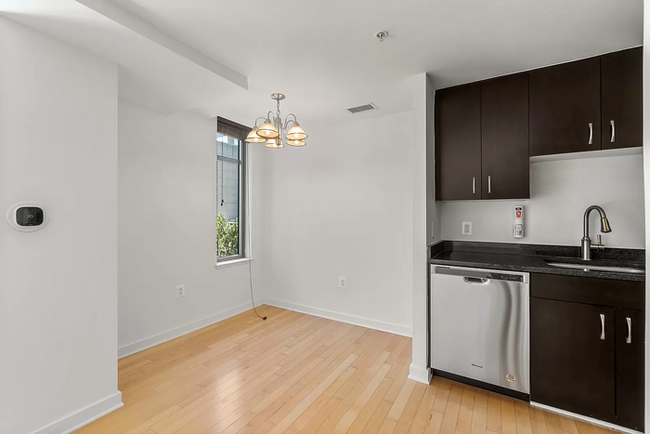 Primary Photo - 475 K St NW