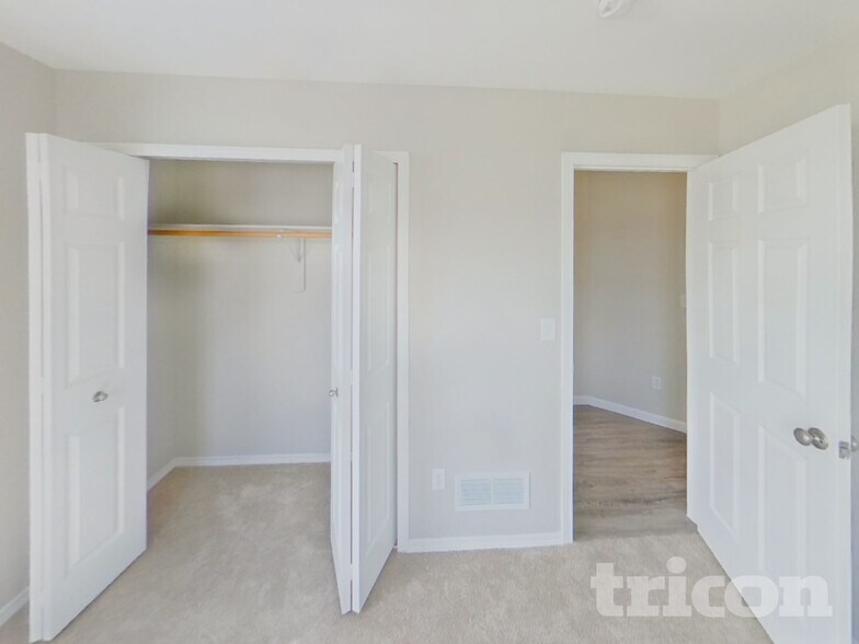 Building Photo - 6530 Latah Ln
