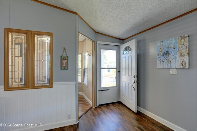 Building Photo - 561 Dolphin Cir