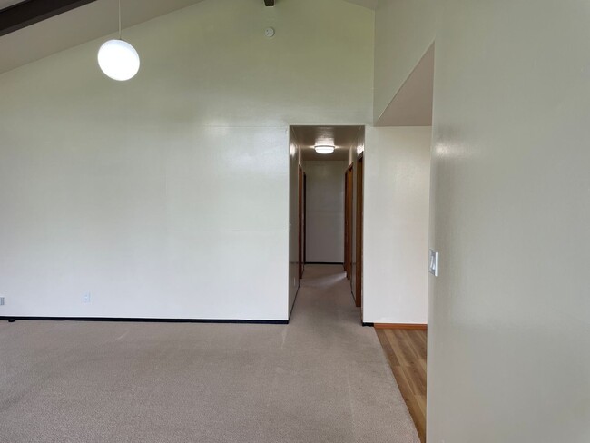 Building Photo - White, June K. (Kohala)