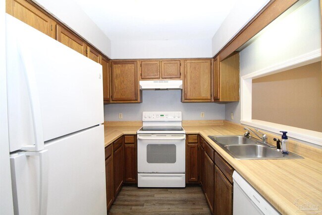 Building Photo - 3839 Spanish Trail