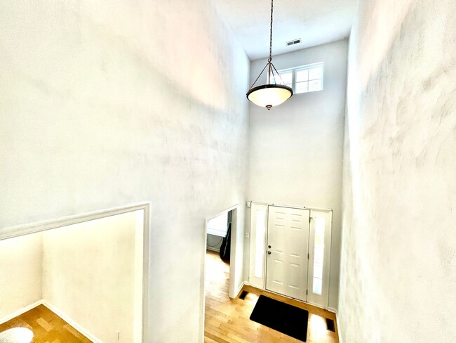 Building Photo - 4 bedroom home in Oceanview, Norfolk
