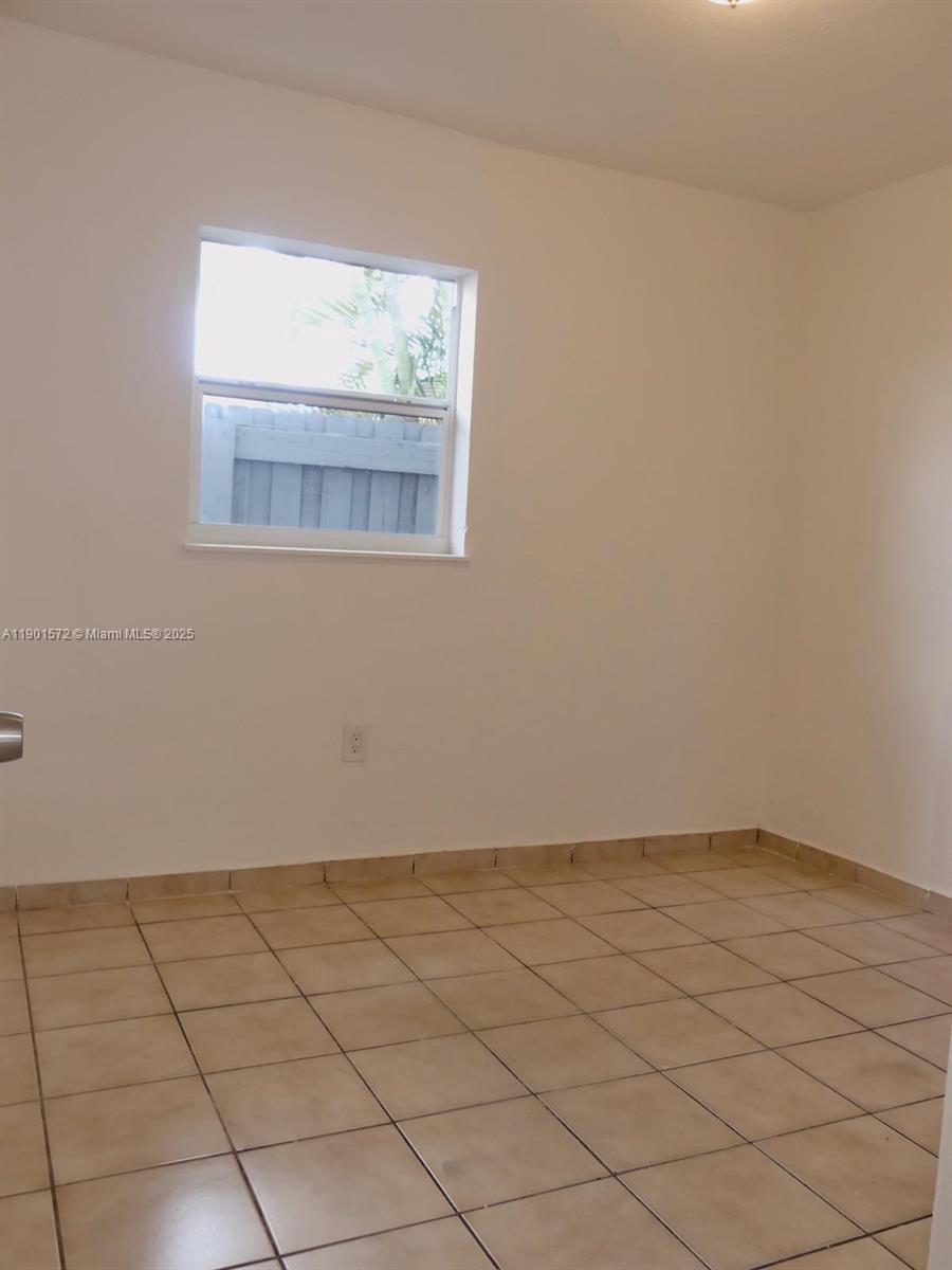 Building Photo - 3429 NW 5th St