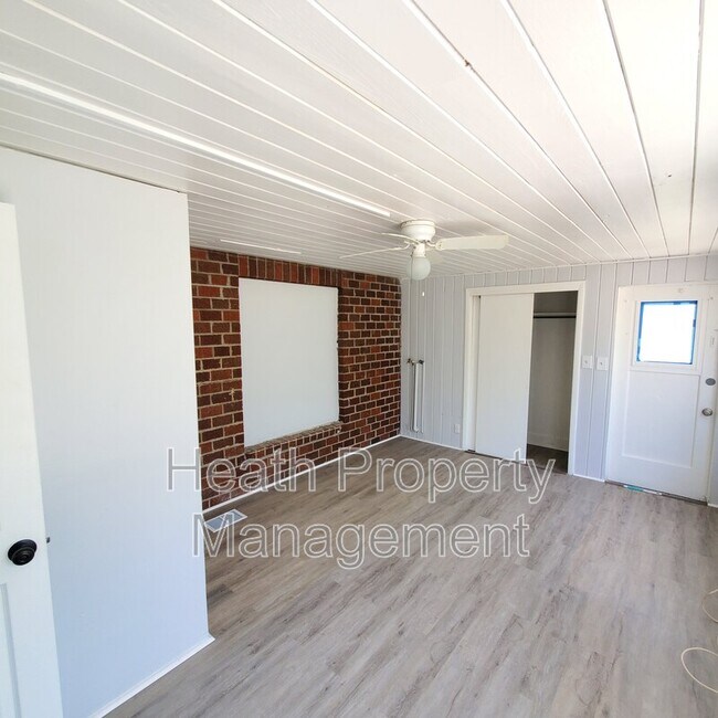 Building Photo - 1735 25th St S