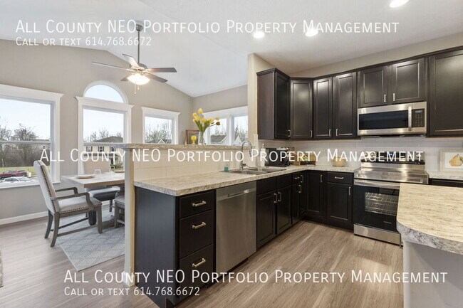 Building Photo - P1481 Channel Pl