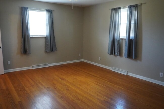 Building Photo - 942 Mildred Dr