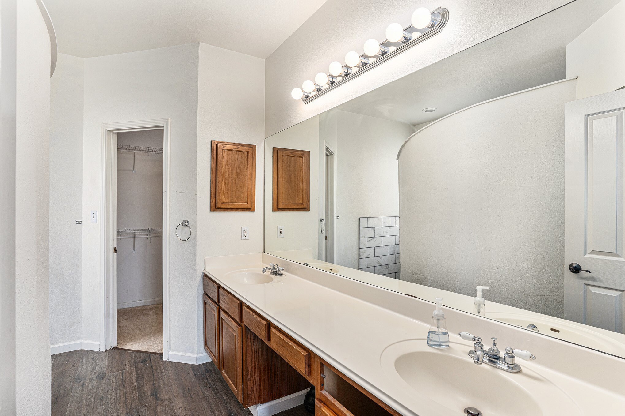 Building Photo - 2635 Lakehills