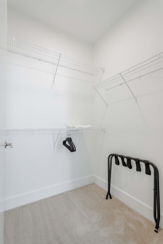 Building Photo - 601 E Pete Rose Wy