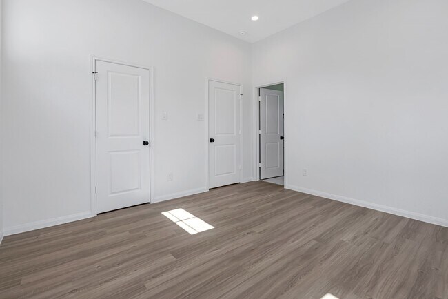 Building Photo - 5105 Mallow St