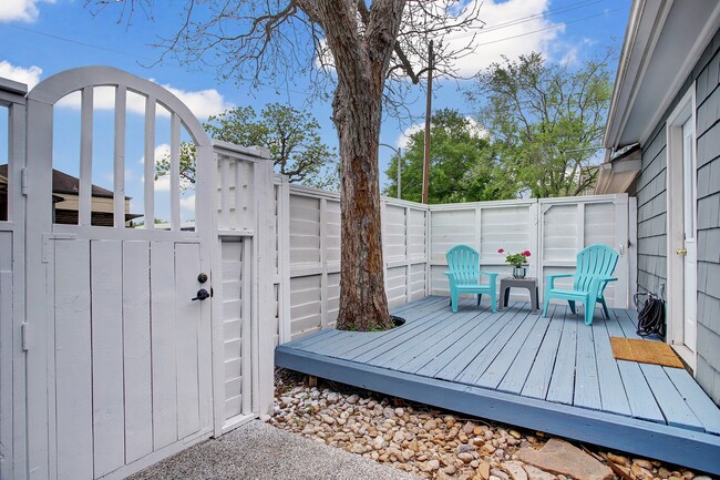 Building Photo - 2228 Addison Rd