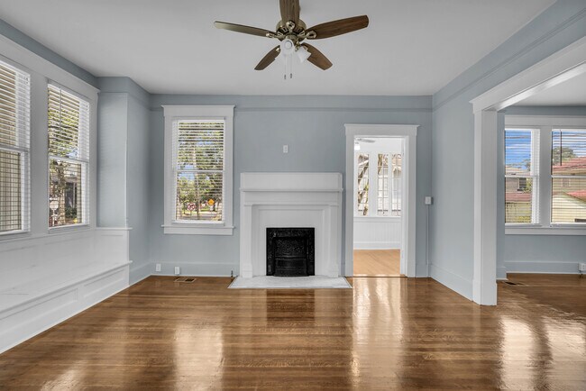 Building Photo - 537 E 40th St
