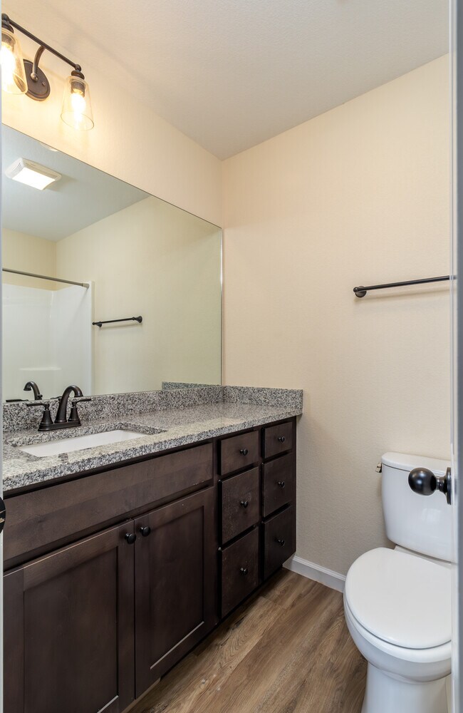 Building Photo - 916 Warrior Hill Dr