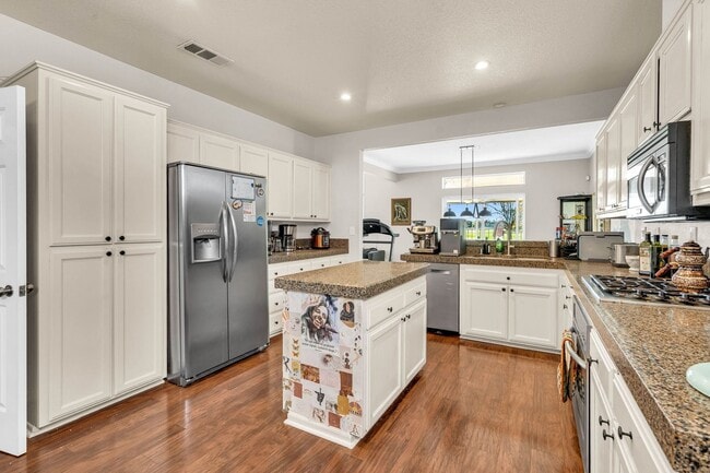 Building Photo - 2451 Cherry Hills Dr