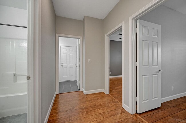 Building Photo - Stunning one story in the NW!