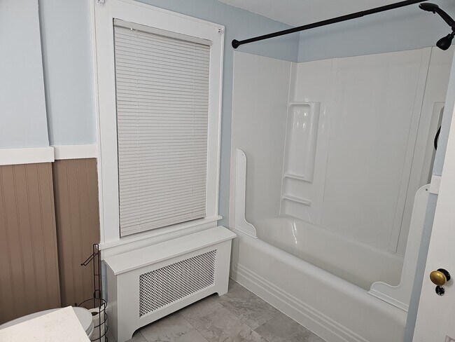 Building Photo - 14 John St