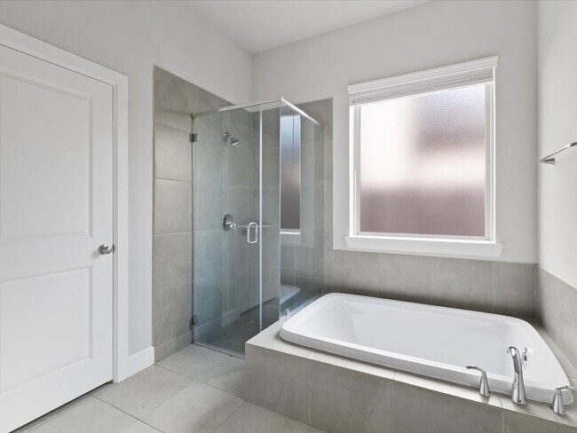 Building Photo - 222 Amaranth Wy