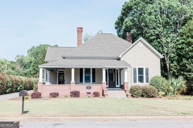 Building Photo - 610 N Ridge Ave