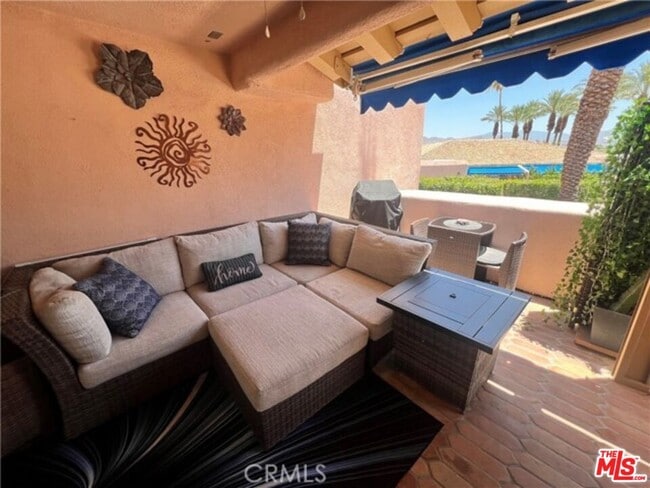 Building Photo - 500 E Amado Rd