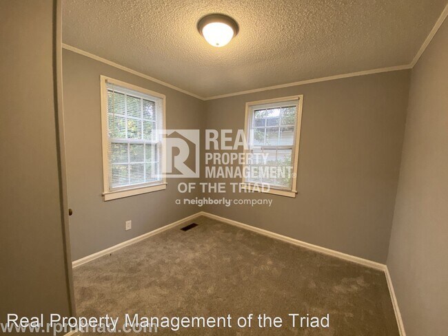 Building Photo - 2 br, 1 bath House - 1306 Woodside Dr
