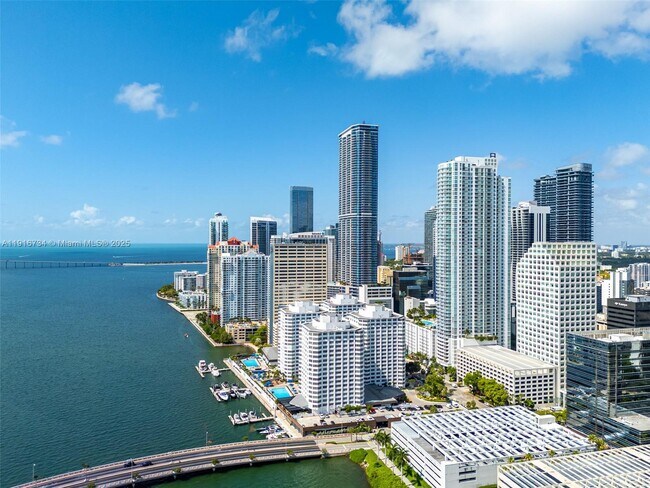 Building Photo - 950 Brickell Bay Dr