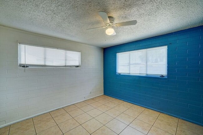 Building Photo - $500 OFF FIRST MONTH RENT! READY TO VIEW N...