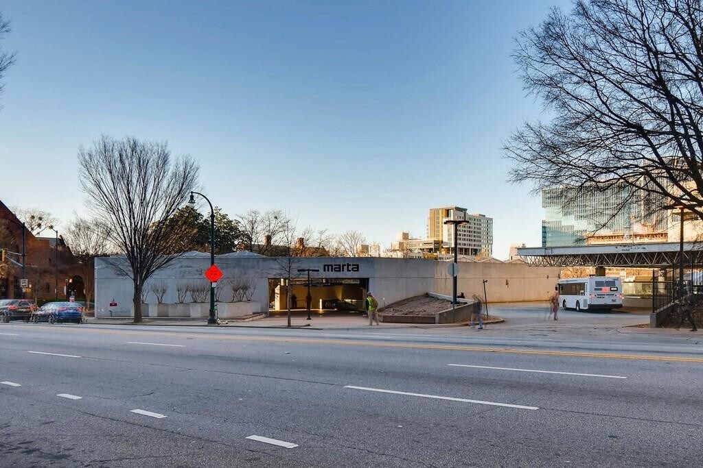 Marta Station - 620 Peachtree St NE