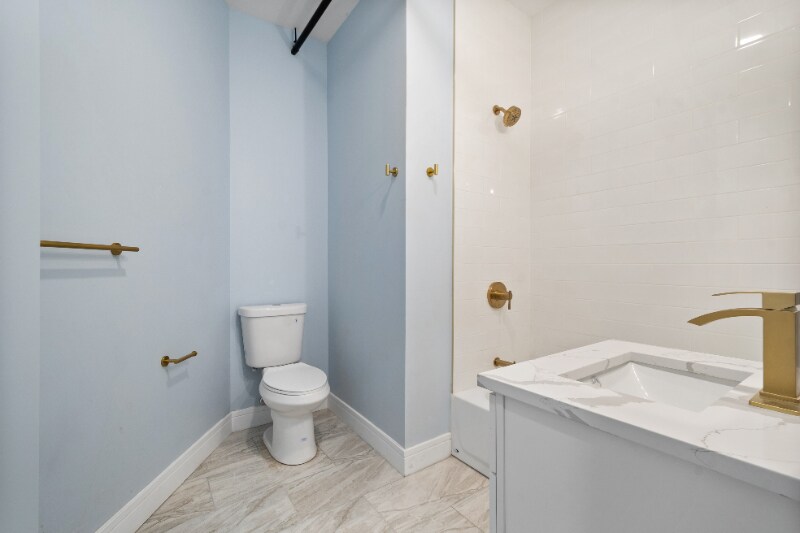 Building Photo - 9865 W Roosevelt Rd