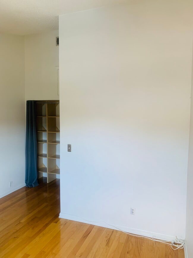 Building Photo - 4523 La Carmen Ct