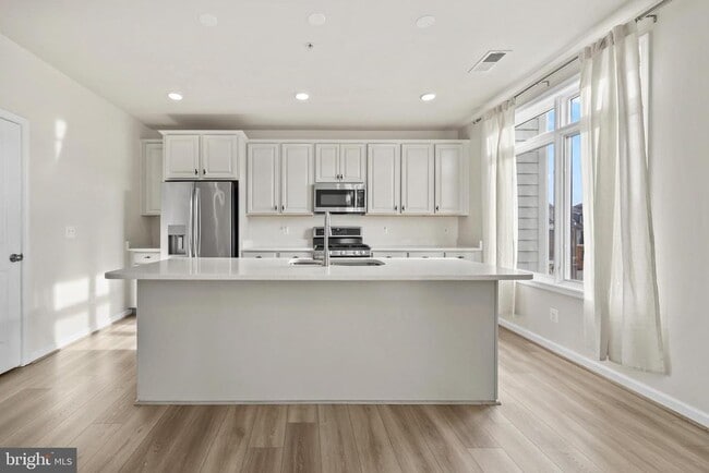 Building Photo - 1010 Ribbon Limestone Terrace SE