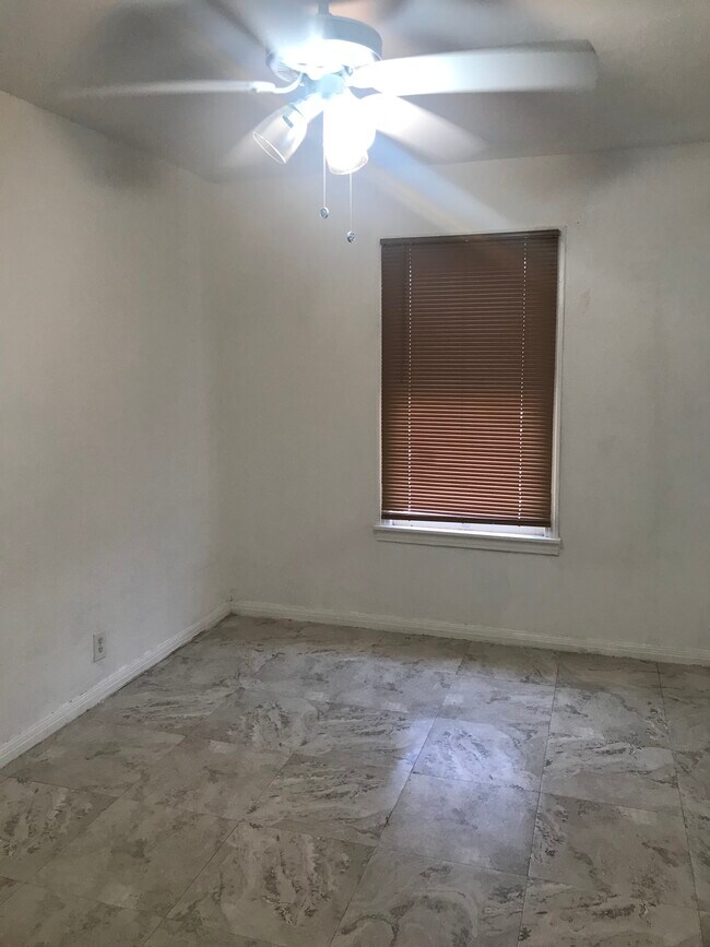 Building Photo - 3721 Bertram St