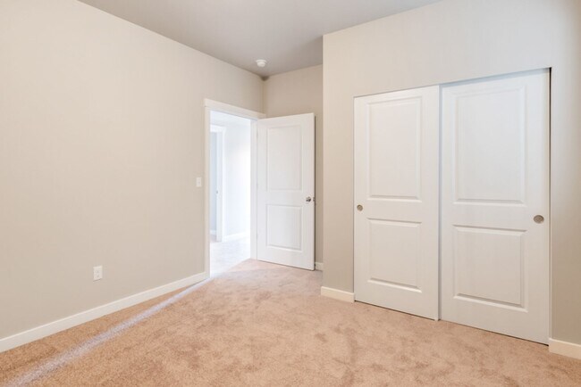 Building Photo - Newly Built 4bd 2.5ba in LSSD