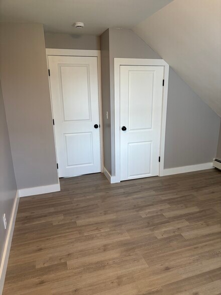 Building Photo - 82 Lyon Ave