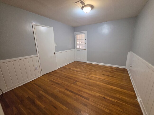 Building Photo - 111 Easthaven Rd