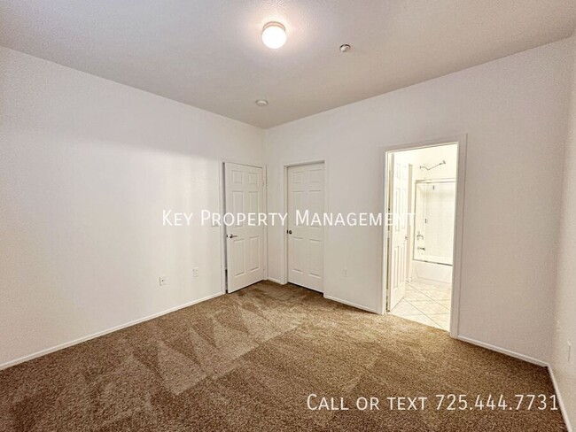 Building Photo - TRI-LEVEL 3 BEDROOM, 2.5 BATH TOWNHOME IN ...