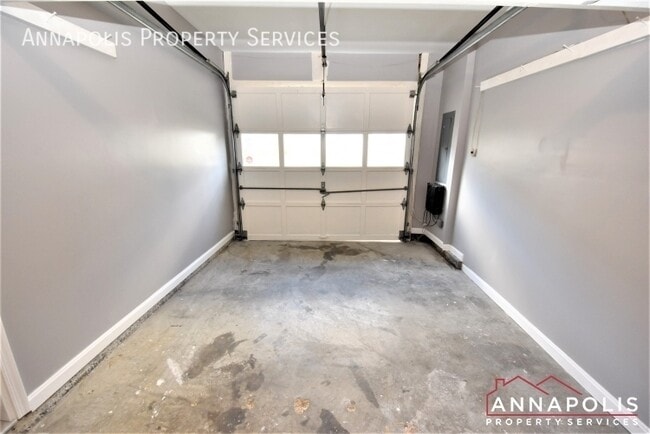 Building Photo - 109 Pinecove Ct