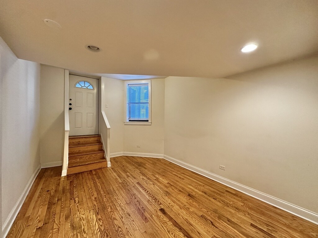 Building Photo - 4139 N Ashland Ave