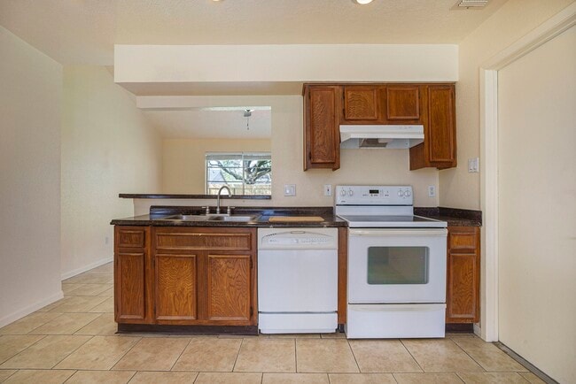 Building Photo - 5904 Misty Meadow St