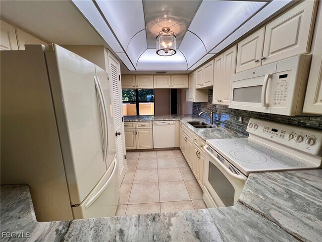 Building Photo - 4015 SE 20th Pl