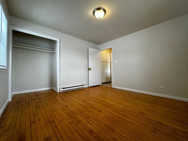 Building Photo - 1017 N Webster Ave