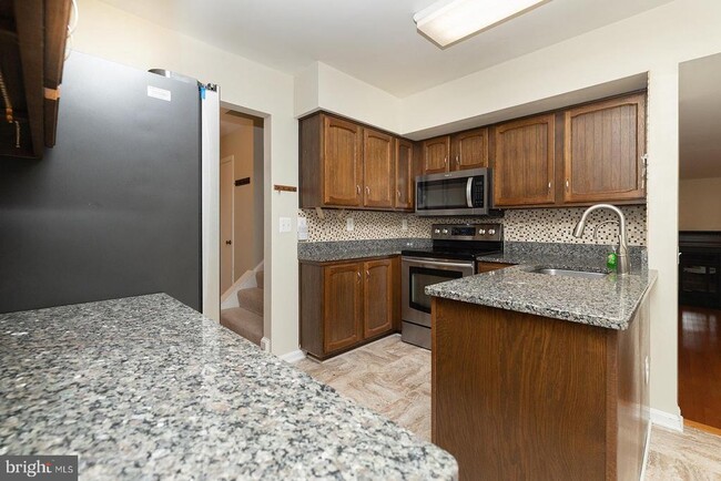 Building Photo - 15107 General Stevens Ct