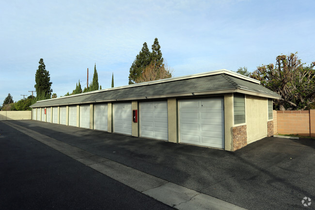 Building Photo - North Cambridge Apartments