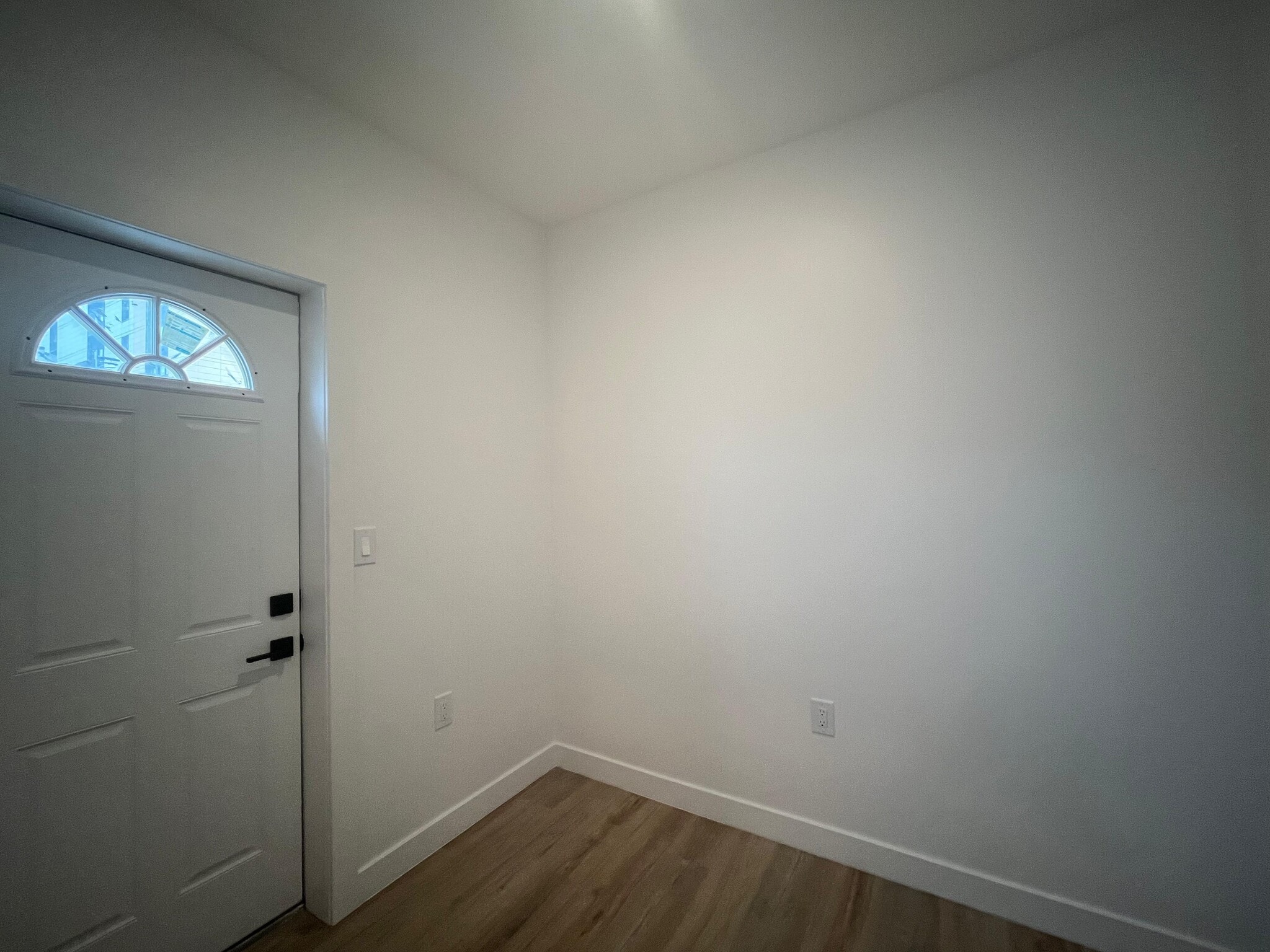 Building Photo - 13 Bartholdi Ave