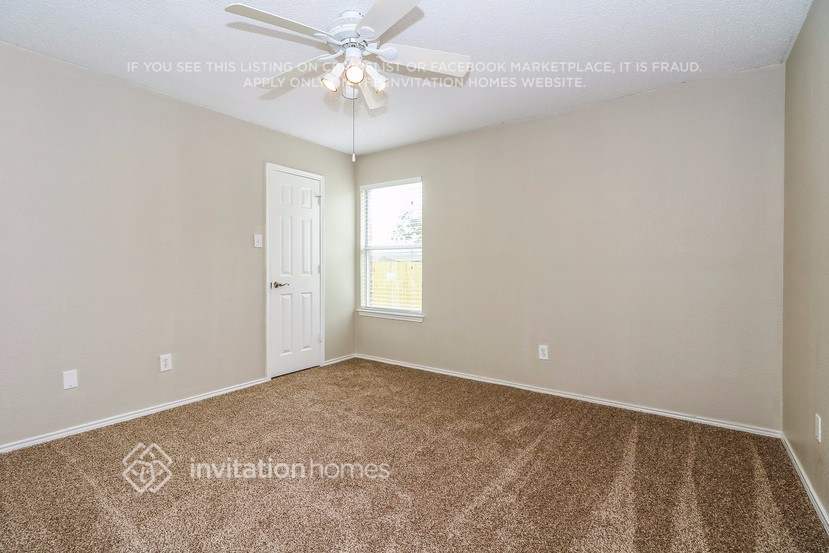 Building Photo - 705 Crestmont Dr