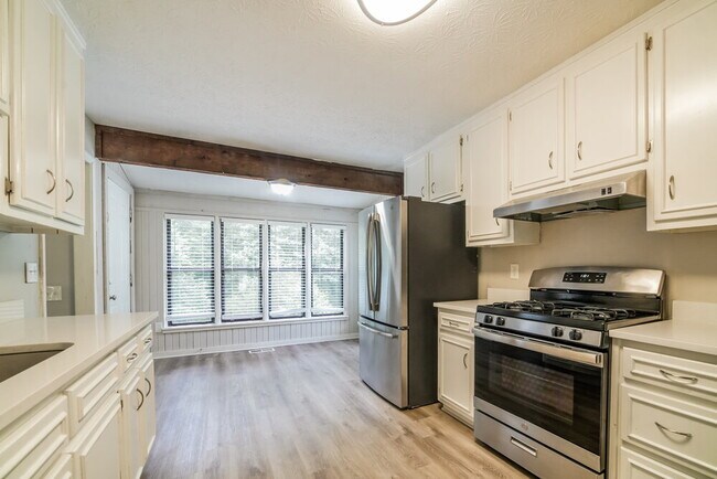 Building Photo - 1640 Clearstone Dr