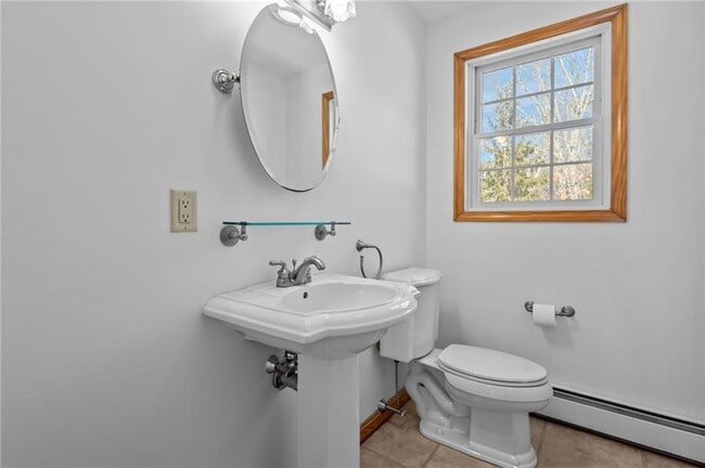 Building Photo - 27 River St