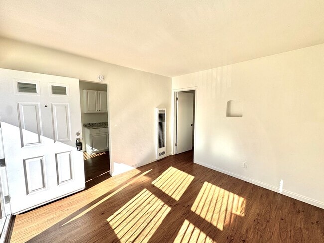 Building Photo - 4322-4324 Temecula Street