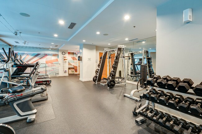 Building Photo - 301 Demonbreun St